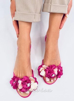 Sandali in gomma rosa con fiori
