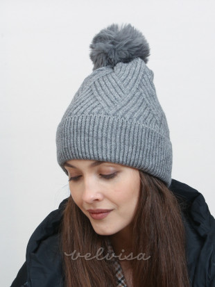 Zimska pletena kapa u sivoj boji
