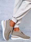 Sneakers sportive beige realizzate in tessuto elastico