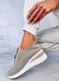 Sneakers sportive beige realizzate in tessuto elastico