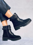 Scarpe stringate da donna nere