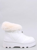 Scarpe imbottite da neve bianche su una piattaforma alta