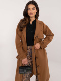 Elegantni prijelazni kaput u camel boji