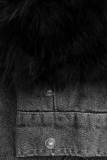 Giubbotto in denim grigio con pelliccia nera