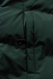 Giacca invernale verde scuro con ampio cappuccio