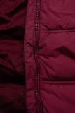 Giacca invernale bordeaux con design trapuntato