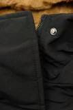 Parka nero con pelliccia sul cappuccio