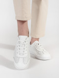 Sneakers bianchi perforati in pelle naturale