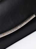 Elegante borsa nera con catena