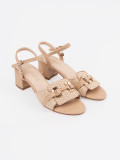Sandali beige da donna con tacco medio