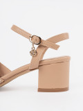 Sandali beige da donna con tacco medio