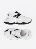Sneakers bianche con suola spessa