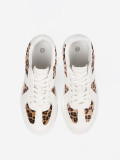Bijeli sneakers s detaljima od leoparda