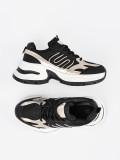 Sneakers nere con dettagli dorati