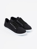 Sneakers nere con lacci