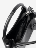 Elegantna crna torba s kozmetičkom torbicom