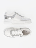 Sneakers bianche e argento con dettagli lucidi