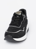 Sneakers nere da donna con zeppa