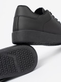 Sneakers nere con finitura opaca