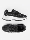 Sneakers nere con rete e suola bianca