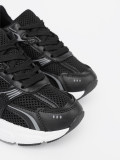Sneakers nere con rete e suola bianca