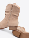 Stivaletti beige dal design classico
