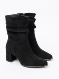 Stivaletti neri in suede con elegante arricciatura