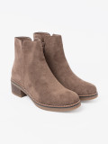 Stivaletti classici beige scuro con tacco stabile
