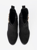 Stivaletti neri in suede con elegante fibbia