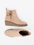 Stivaletti beige su comodo tacco basso