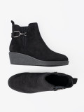 Stivaletti neri in suede con inserto elastico