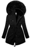 Parka nero per l'inverno con fodera nera