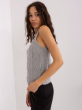 Completo grigio lavorato a maglia con lana