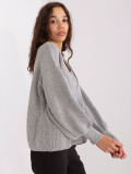 Completo grigio lavorato a maglia con lana