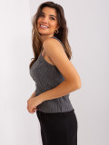 Completo grigio scuro con cardigan corto