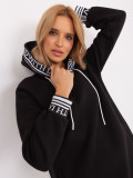 Abito sportivo nero con tasche