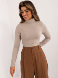 Blusa beige elegante con maniche lunghe