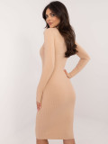 Elegante abito marrone con maniche lunghe