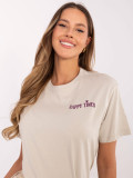 Bež T-shirt s natpisom