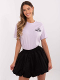 T-shirt viola stilosa con stampa