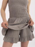 Salopette corta elegante in beige