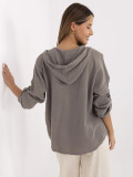 Blusa grigia con cappuccio