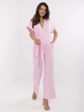 Tuta elegante in rosa chiaro