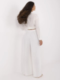 Pantaloni bianchi larghi