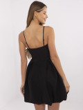 Elegante vestito da cocktail nero