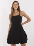 Elegante vestito da cocktail nero