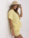 Camicia gialla elegante con maniche corte