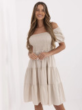 Abito beige a campana con maniche corte