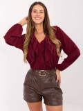 Elegantna bordo bluza s volanom i napuhanim rukavima