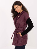 Elegante gilet bordeaux trapuntato con cintura